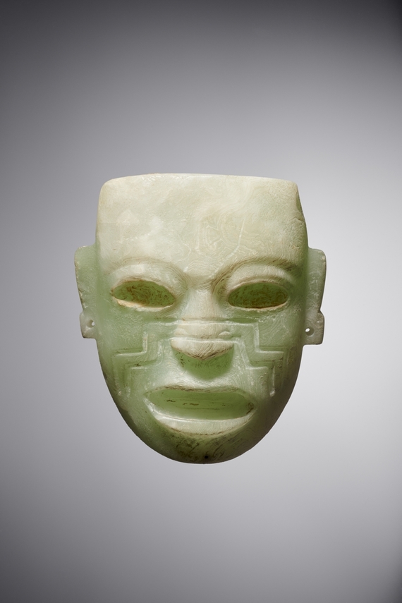 Masque anthropomorphe présentant des scarifications sur les joues