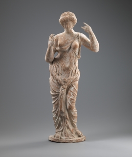 Statuette d'Aphrodite attachant son collier dite "Aphrodite Mutiaux"