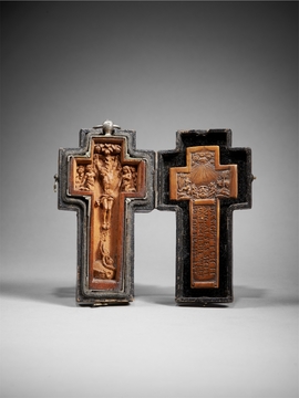 Croix miniature et son étui
