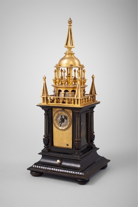 Horloge astronomique architecturée